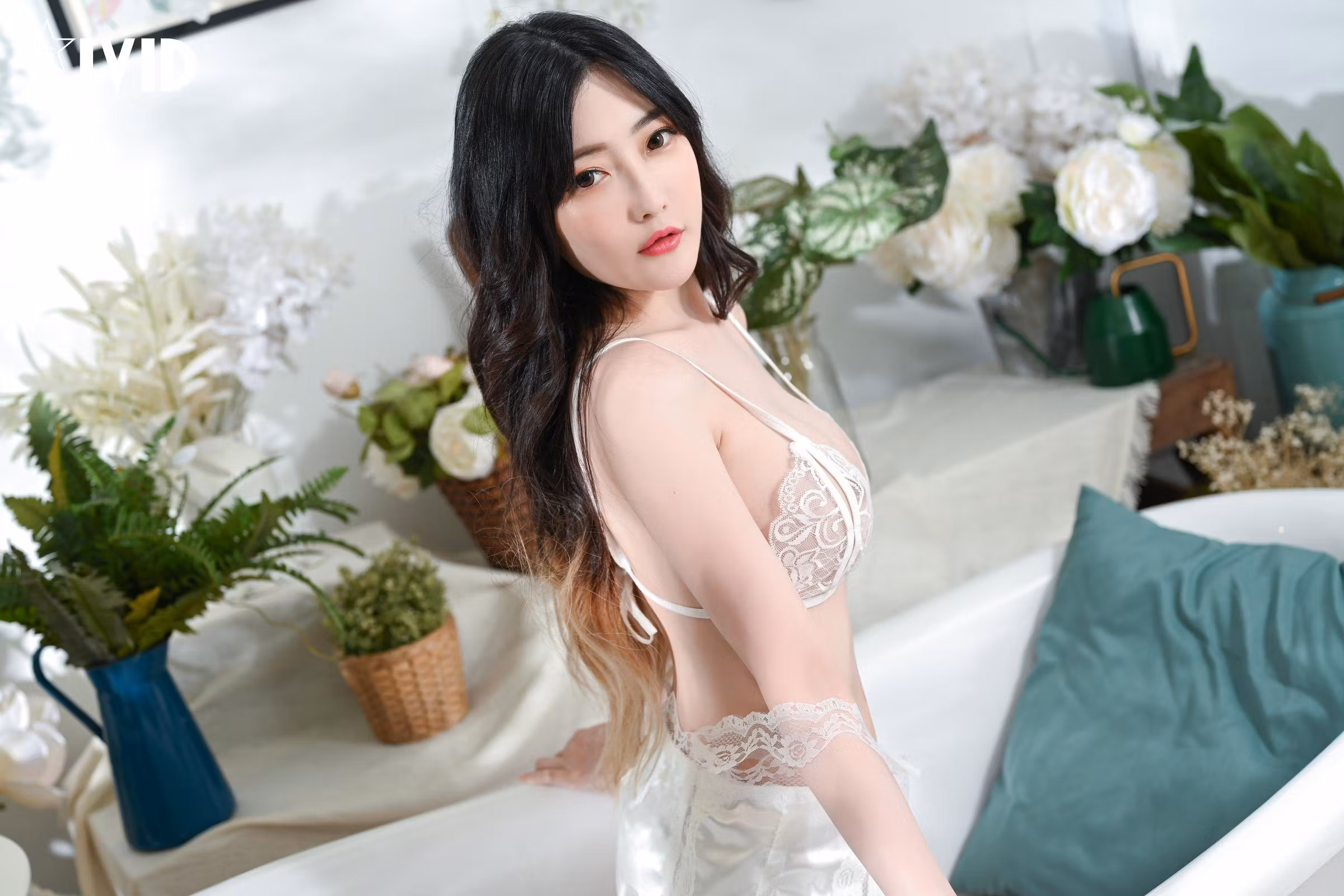 璃奈酱 室内浴缸绿植布景特辑 JVID