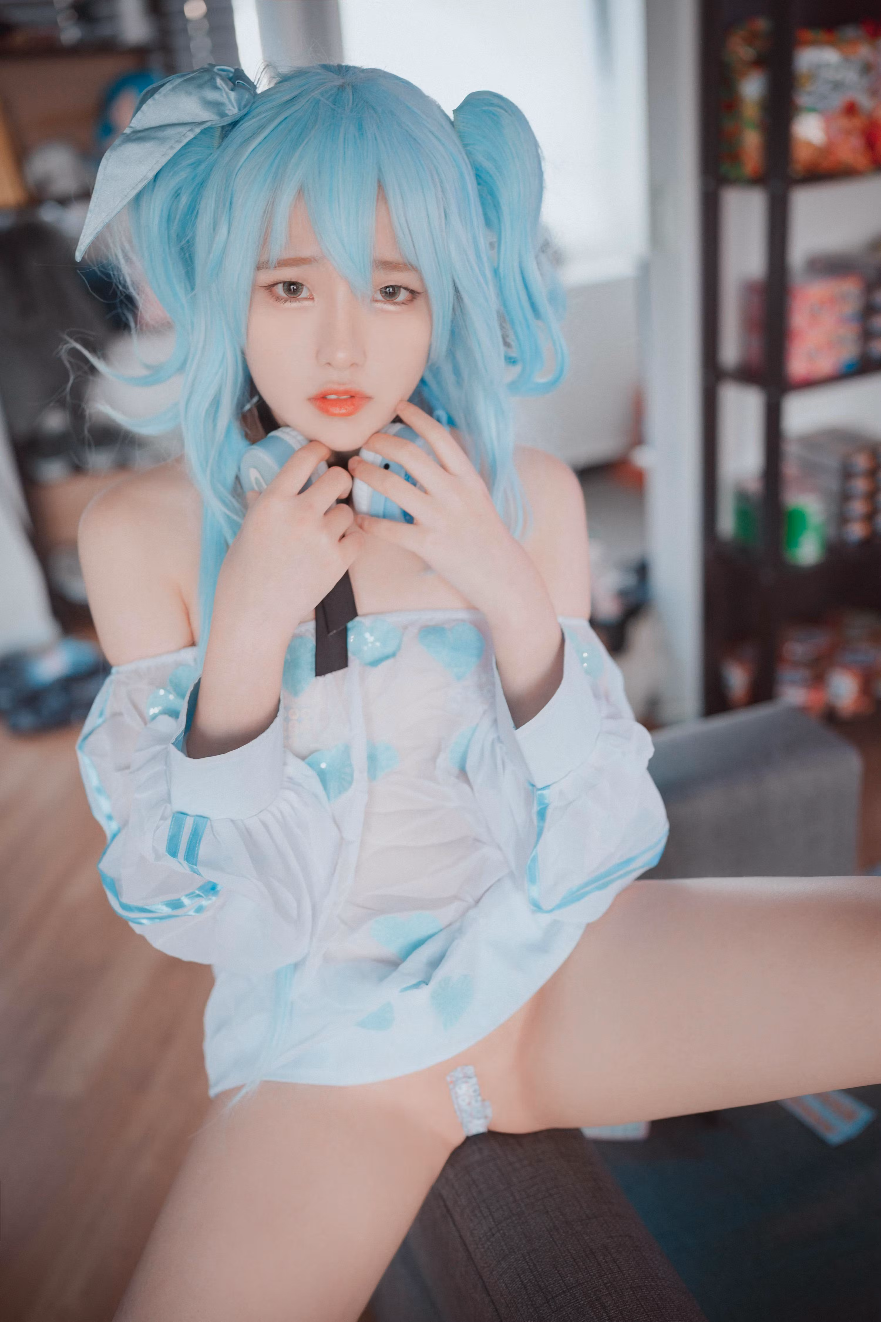 清纯与性感碰撞现代环境布景 DJAWA