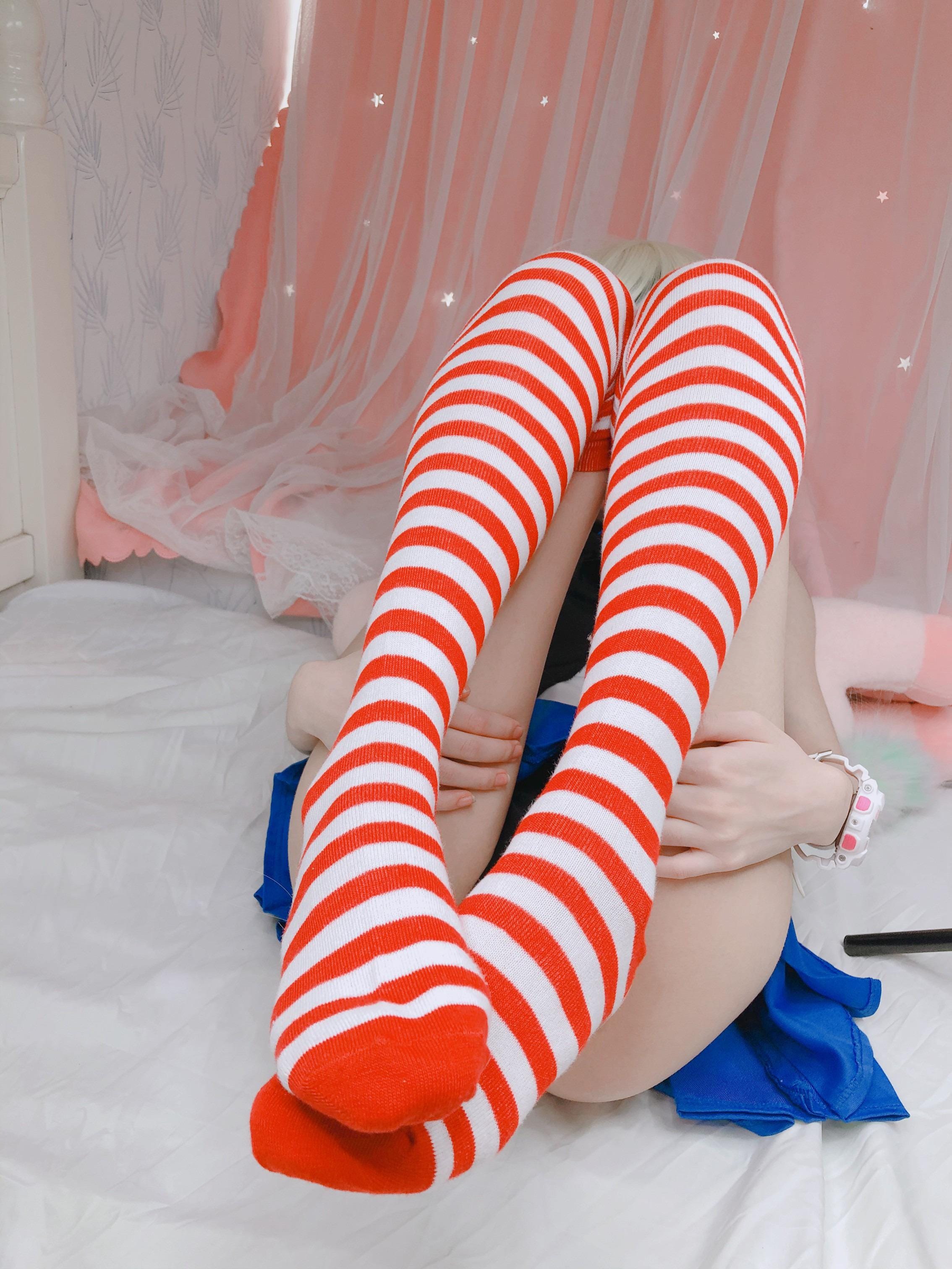饱满蜜桃美臀紧致曲线摄影