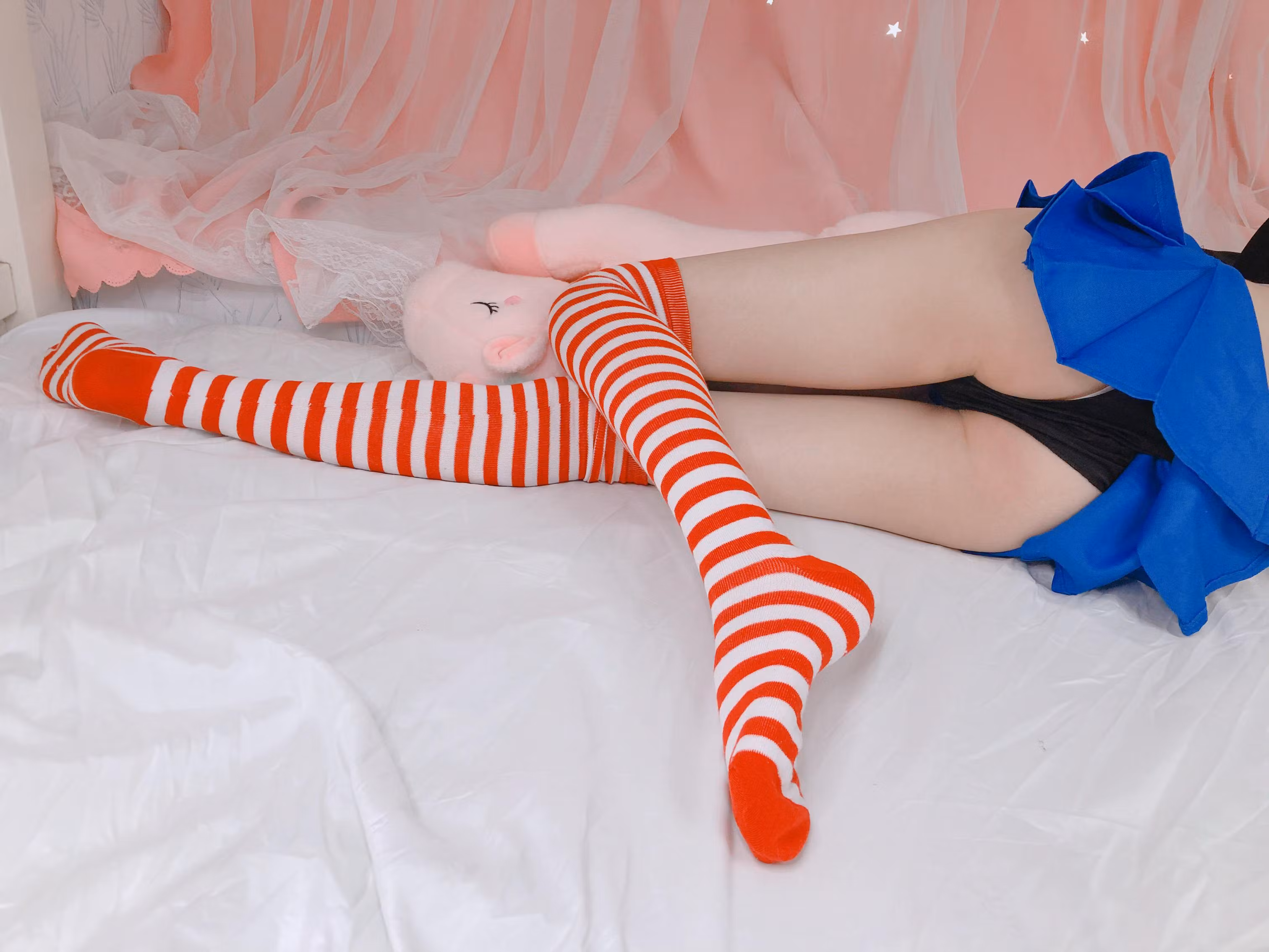 饱满蜜桃美臀紧致曲线摄影