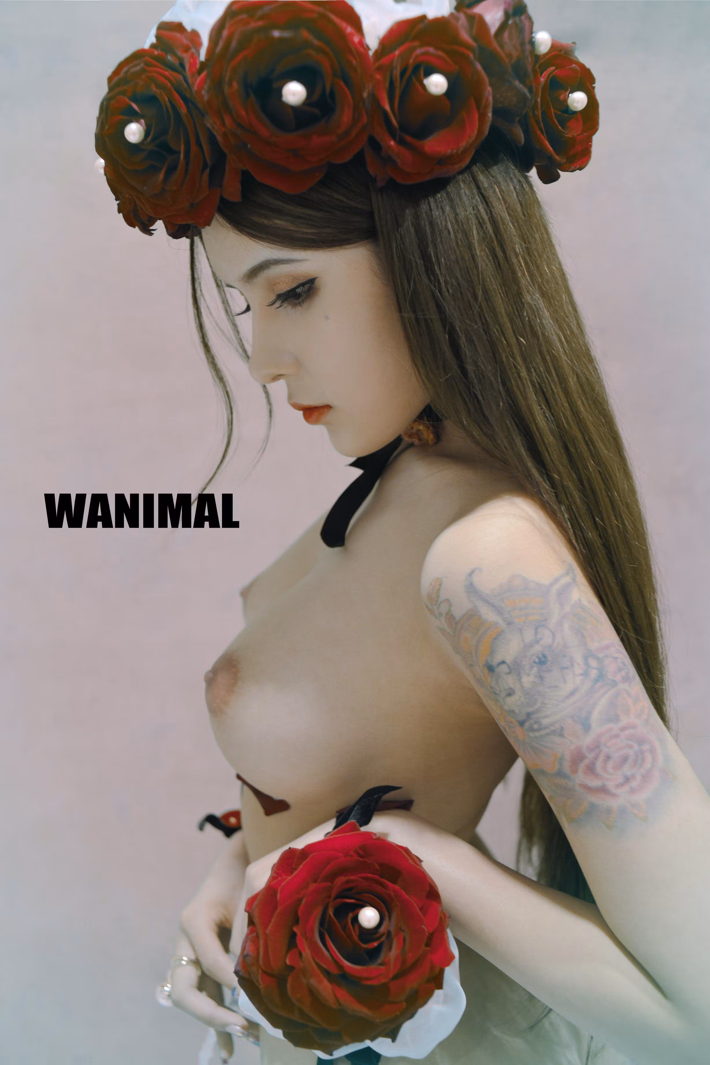 女神展现成熟白嫩肌肤与粉嫩鲍鱼美穴身姿