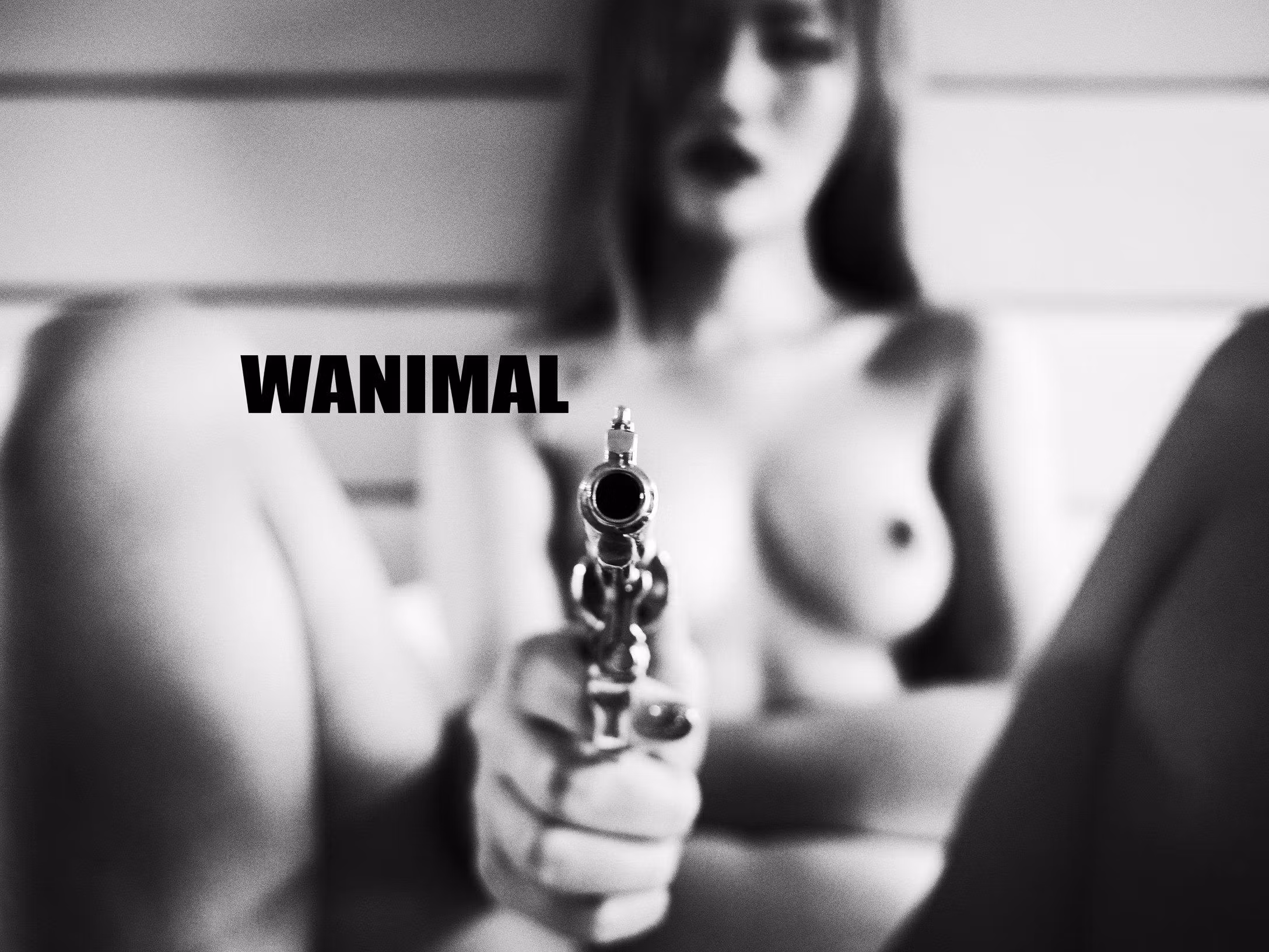 女神展现成熟白嫩肌肤与粉嫩鲍鱼美穴身姿
