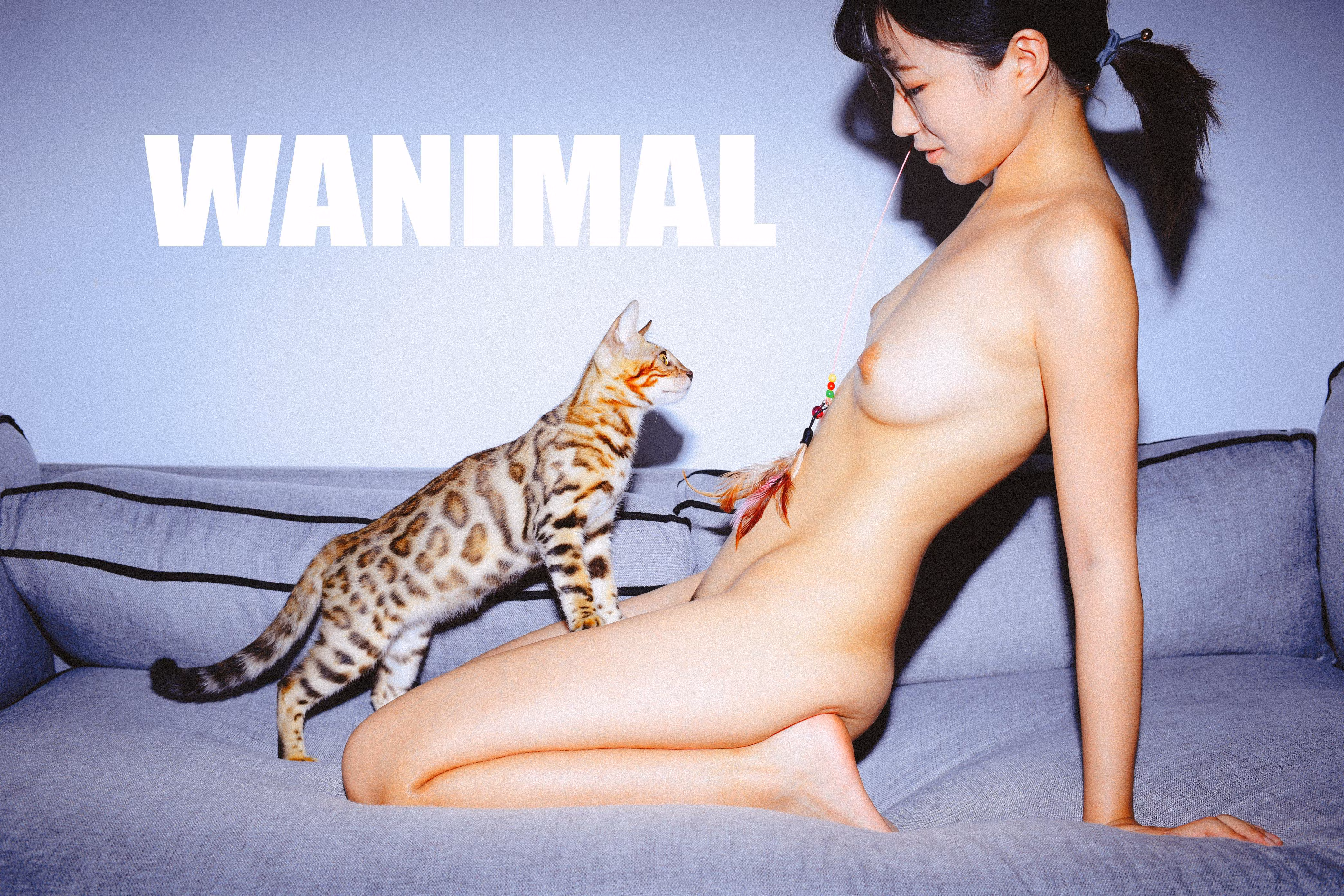 网红女神展现熟女白嫩肌肤与极品美乳