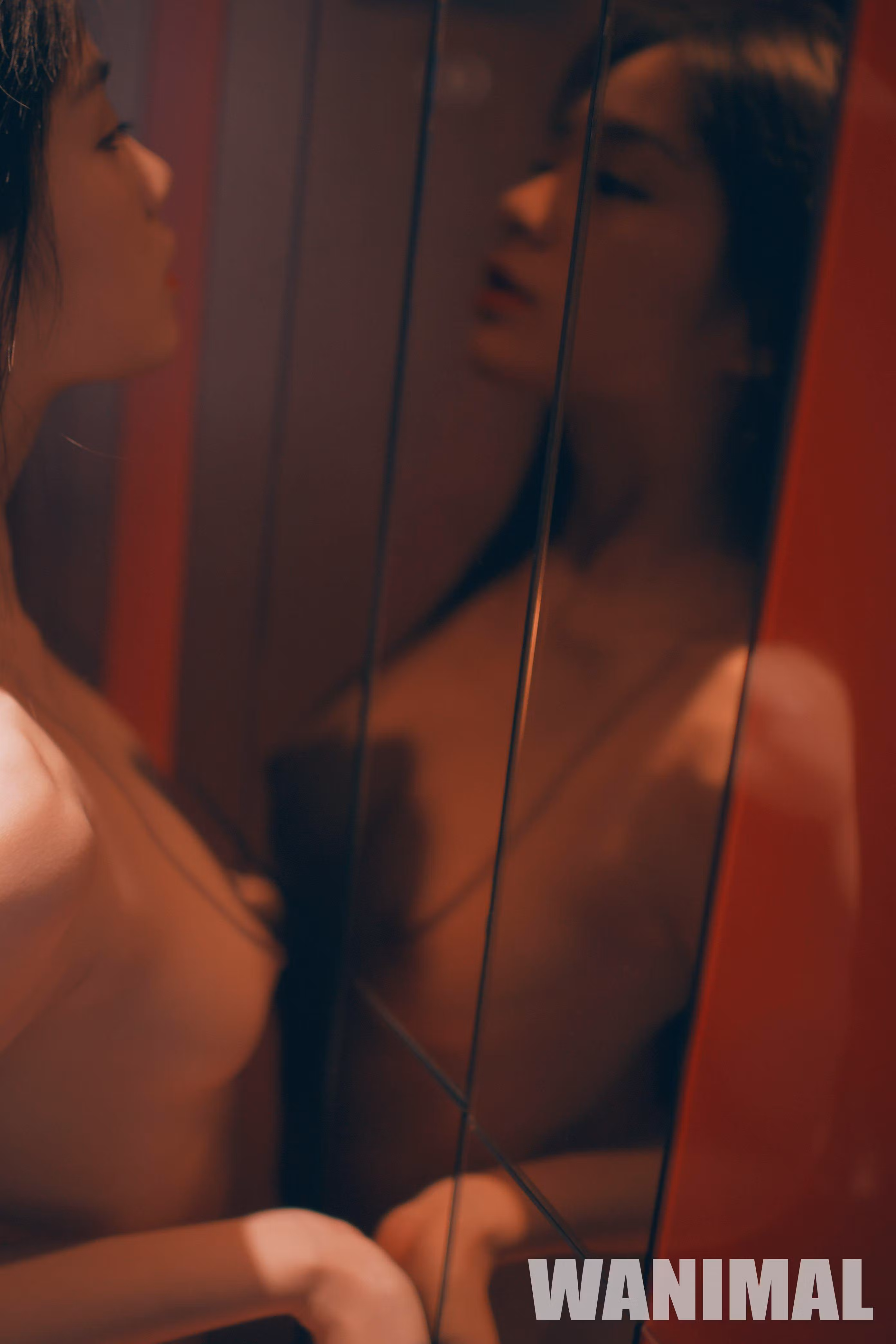 网红女神展现熟女白嫩肌肤与极品美乳