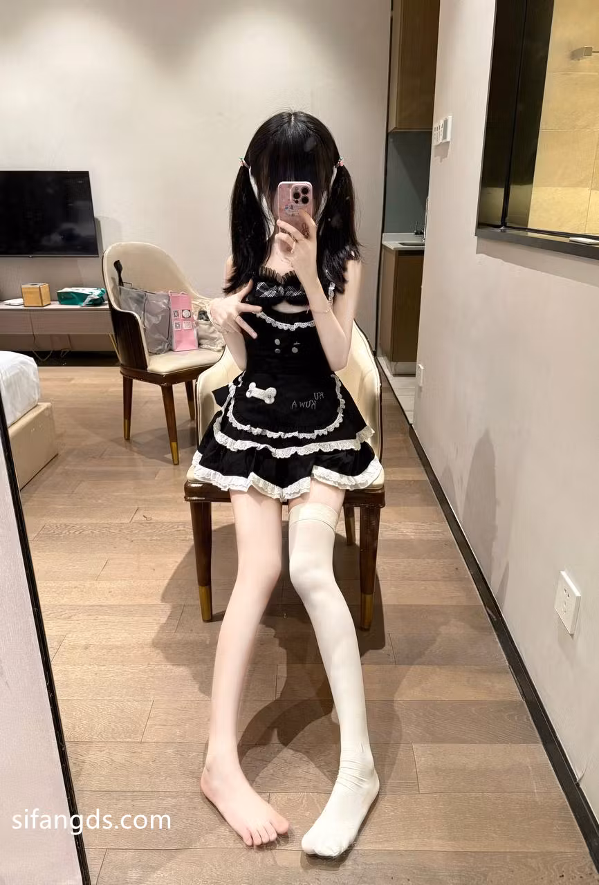 小甜泪系列全裸无圣光大尺度写真