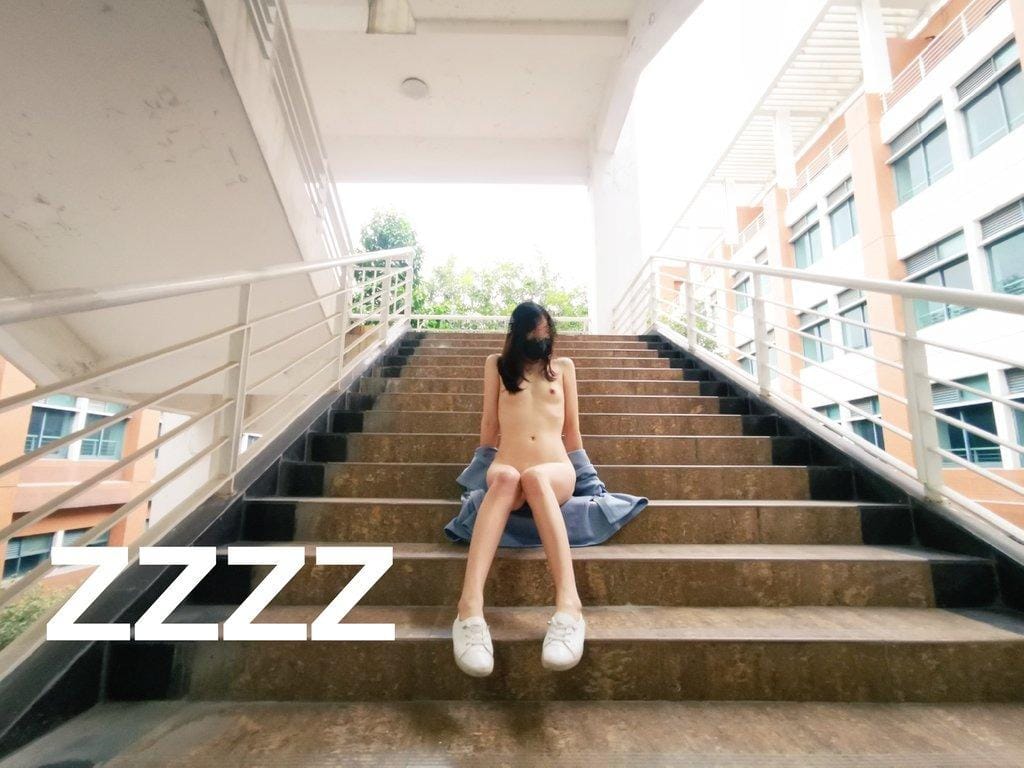 广州情侣 ZZZZ 户外露出全套高清图片打包下载