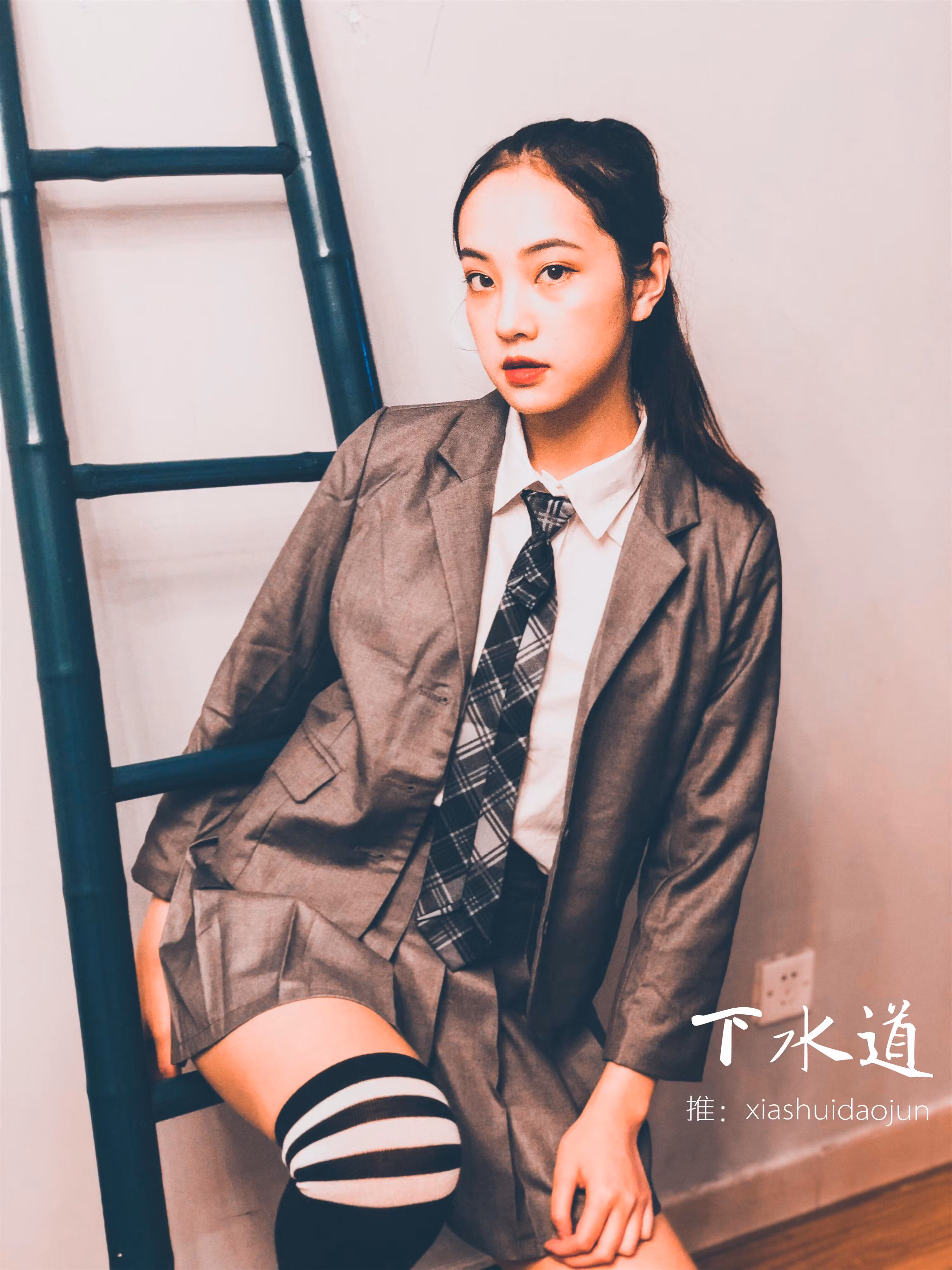露穴漏点福利系列之极致全裸私房露出美鲍美穴