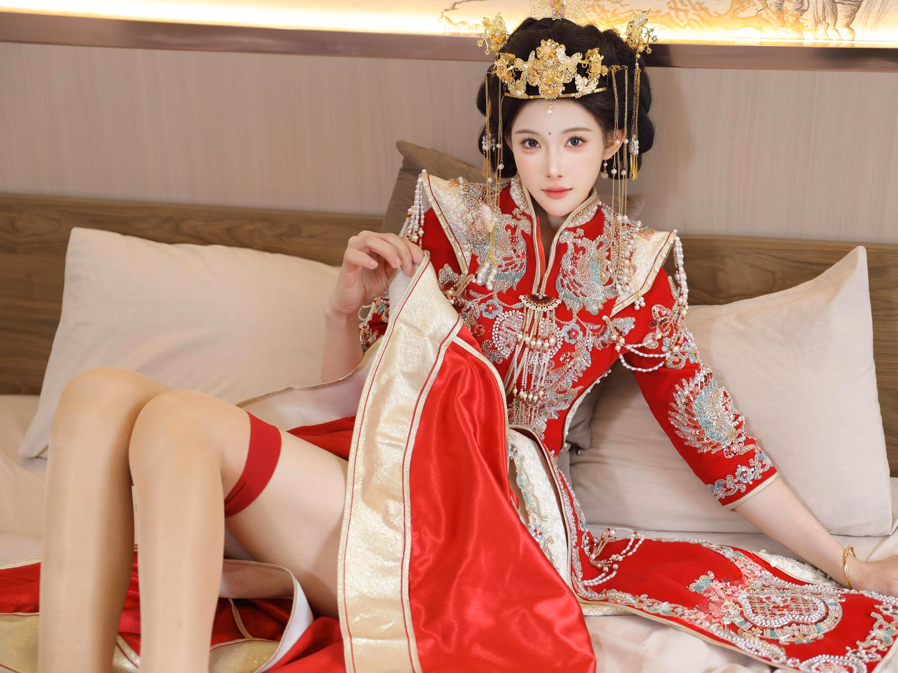 带有独特婚服COS反差魅惑的粉嫩鲍鱼嫰穴私房照