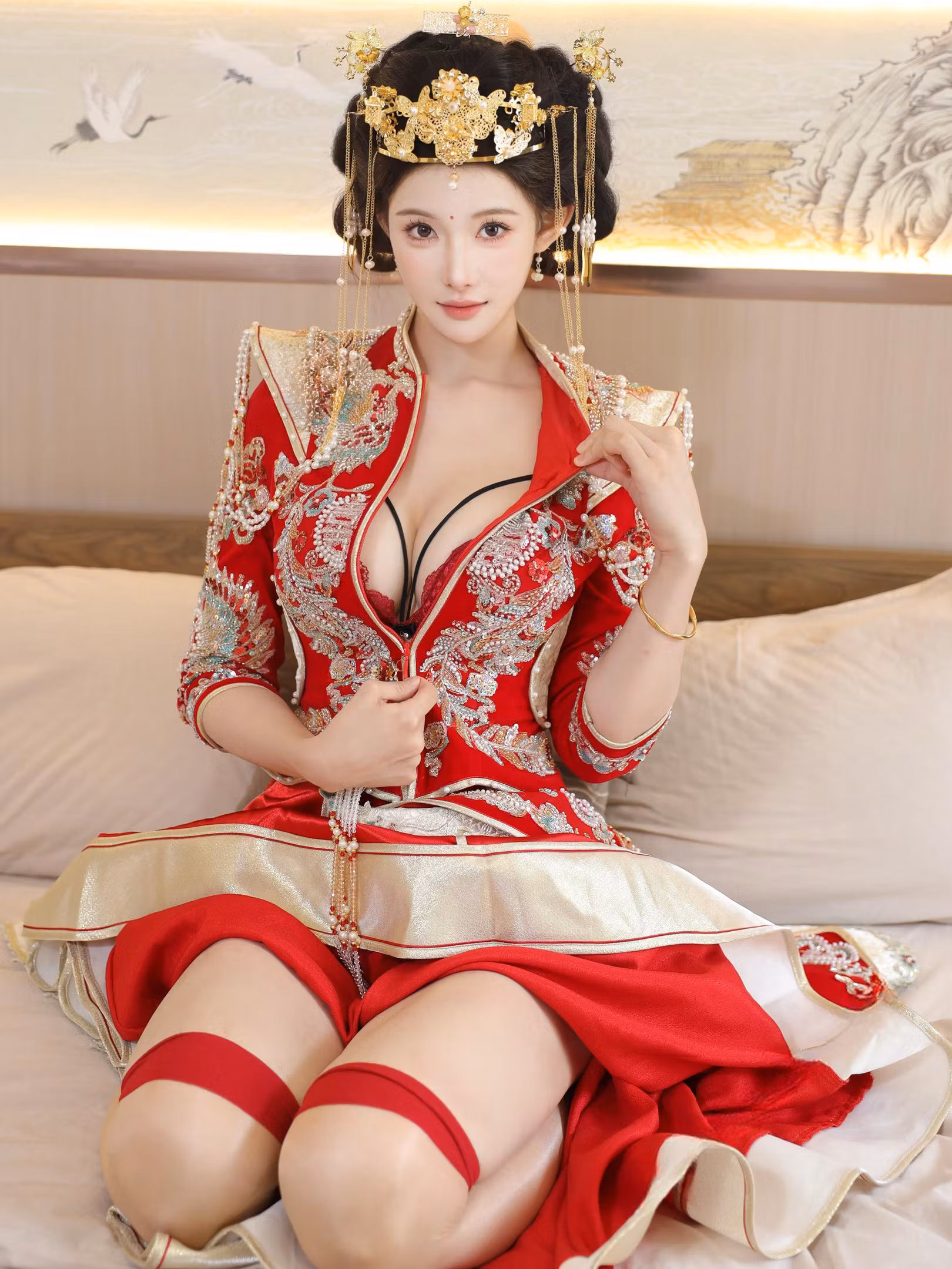 褪去中式新娘服装后在床上显露白嫩玉足线条