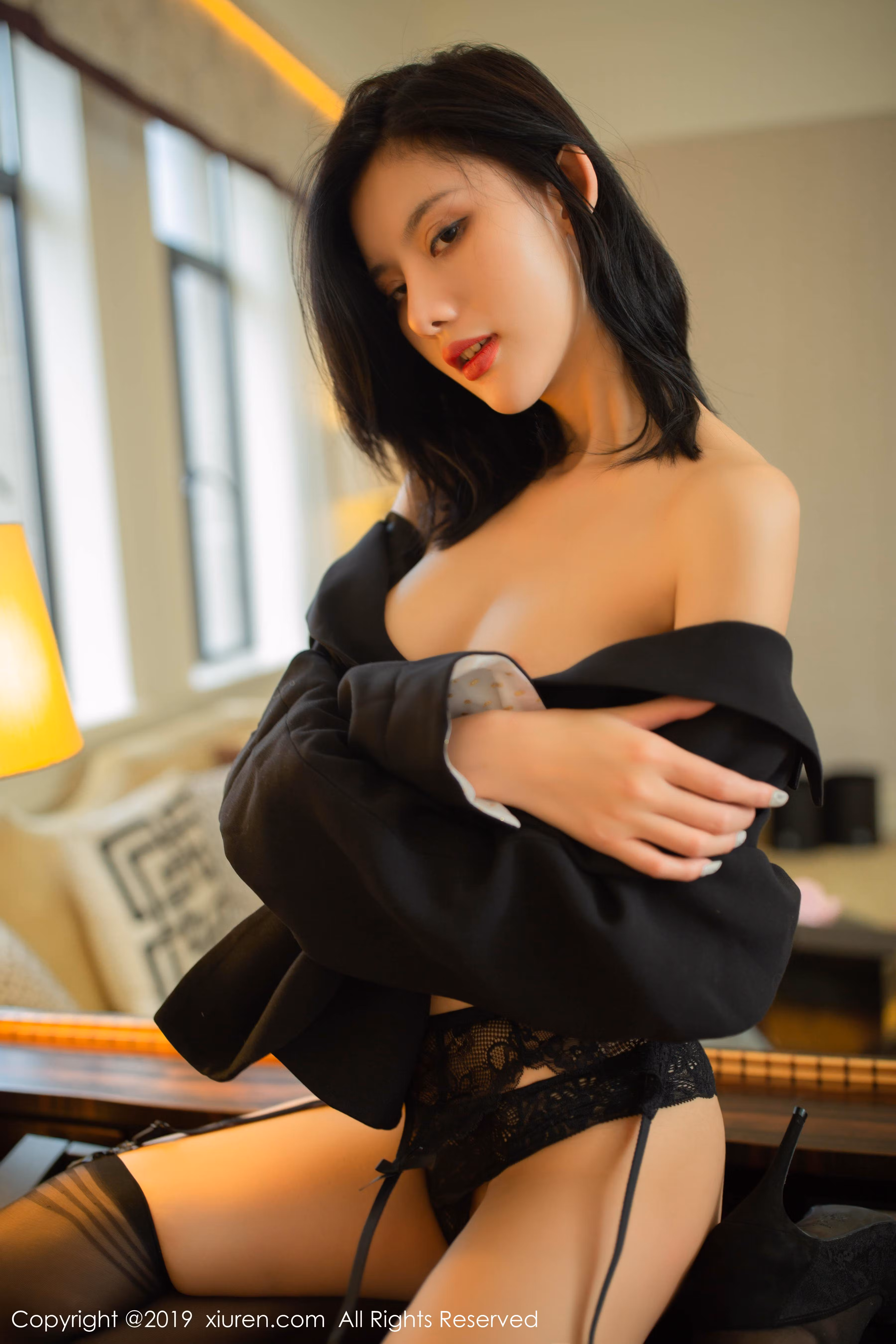 秀人网就是阿朱啊黑丝御姐女神全裸大尺度私房写真