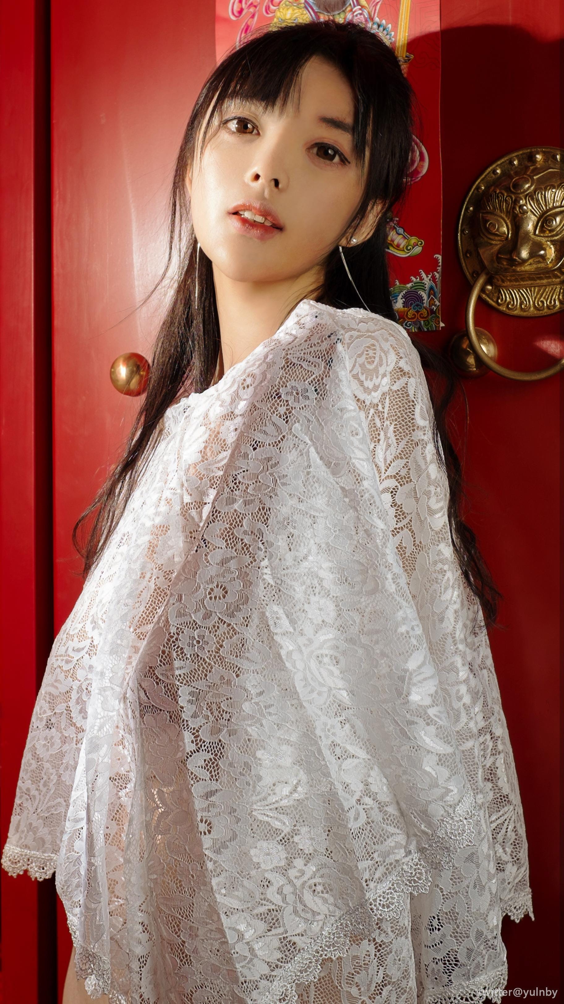 Yulnby摄影师性感网红女神全裸大尺度转椅写真