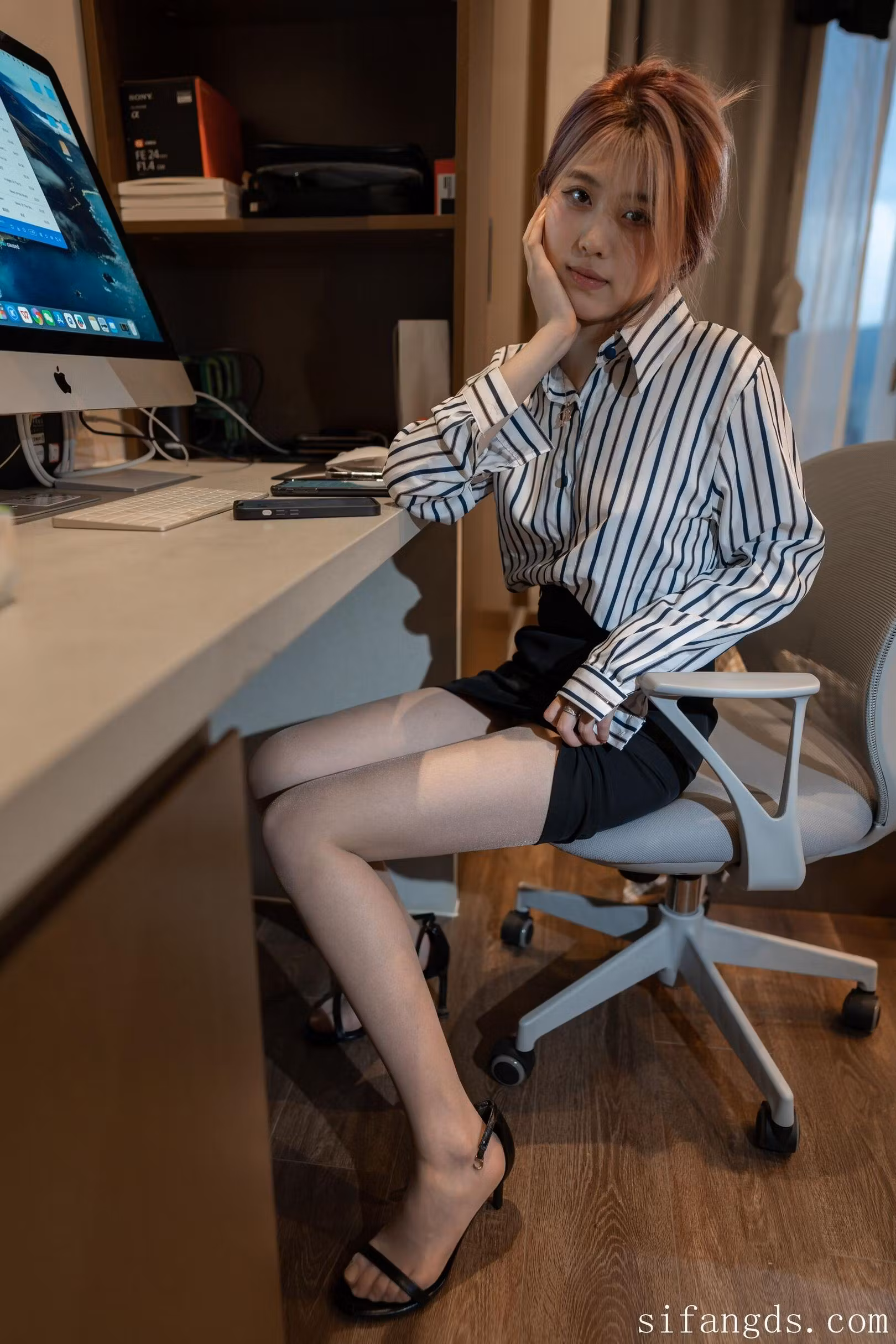 ISS大学生萌妹高清无圣光私密写真预览