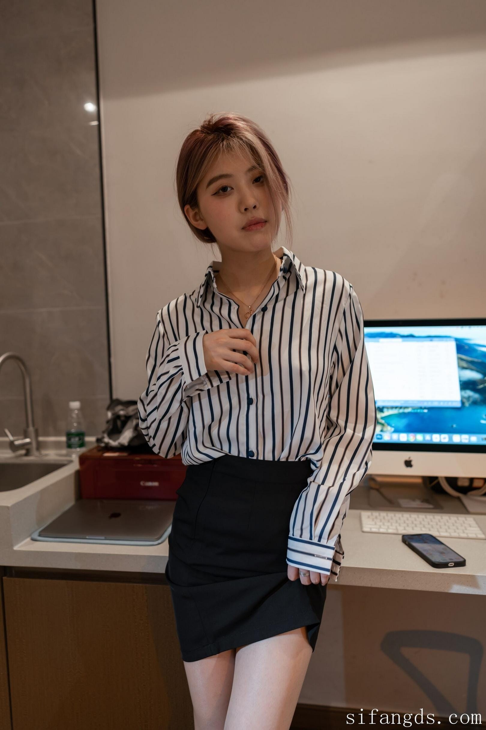 ISS系列清纯萌妹私房大尺寸露点全裸精彩瞬间