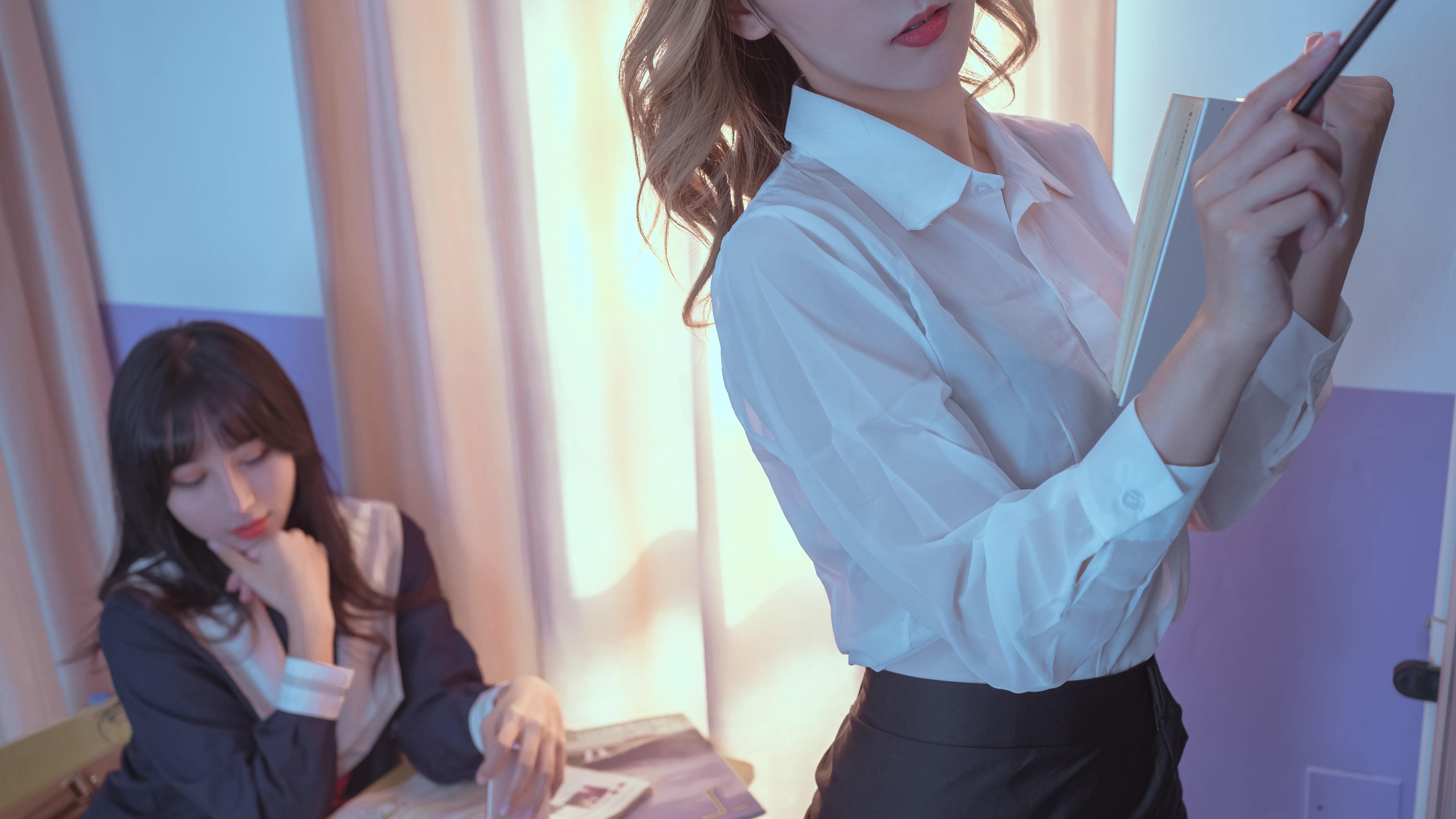 [云溪溪] [OL制服写真] 眼镜女教师与水手服私房 [60P]-软桃社