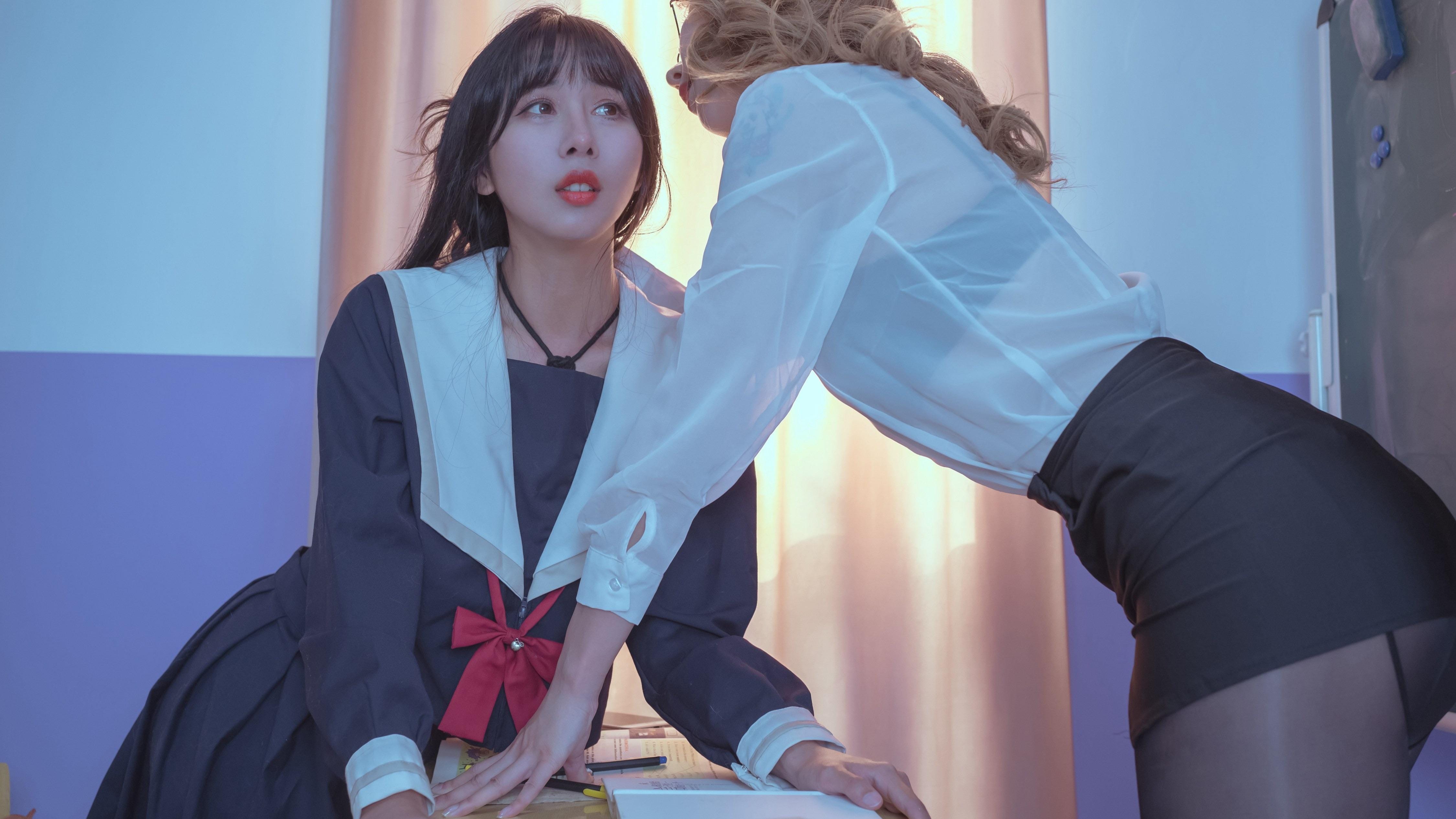 [云溪溪] [OL制服写真] 眼镜女教师与水手服私房 [60P]-软桃社