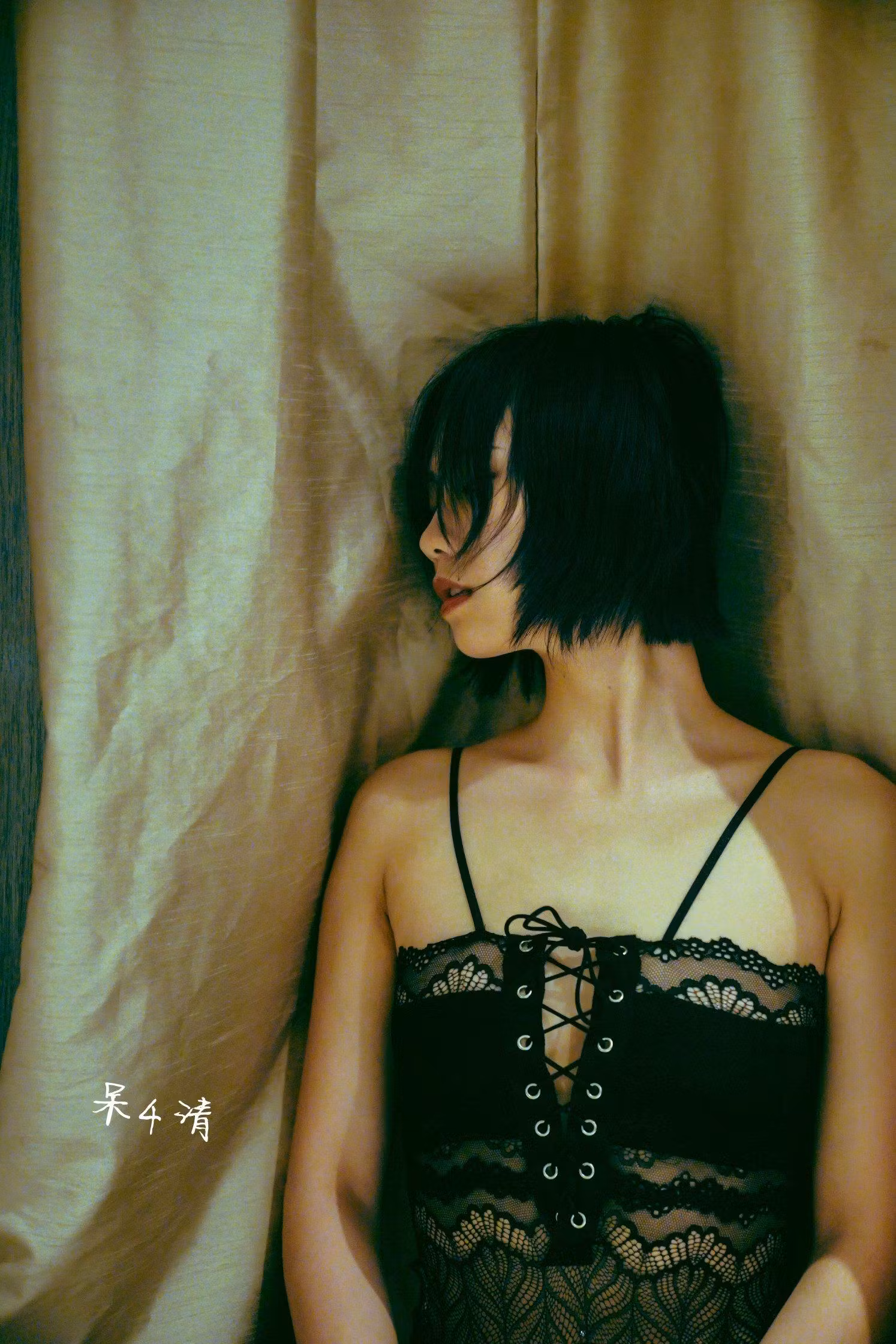 [Youya] [黑丝/丝袜写真] 黑色蕾丝内衣绑带美腿私房 [78P]-软桃社