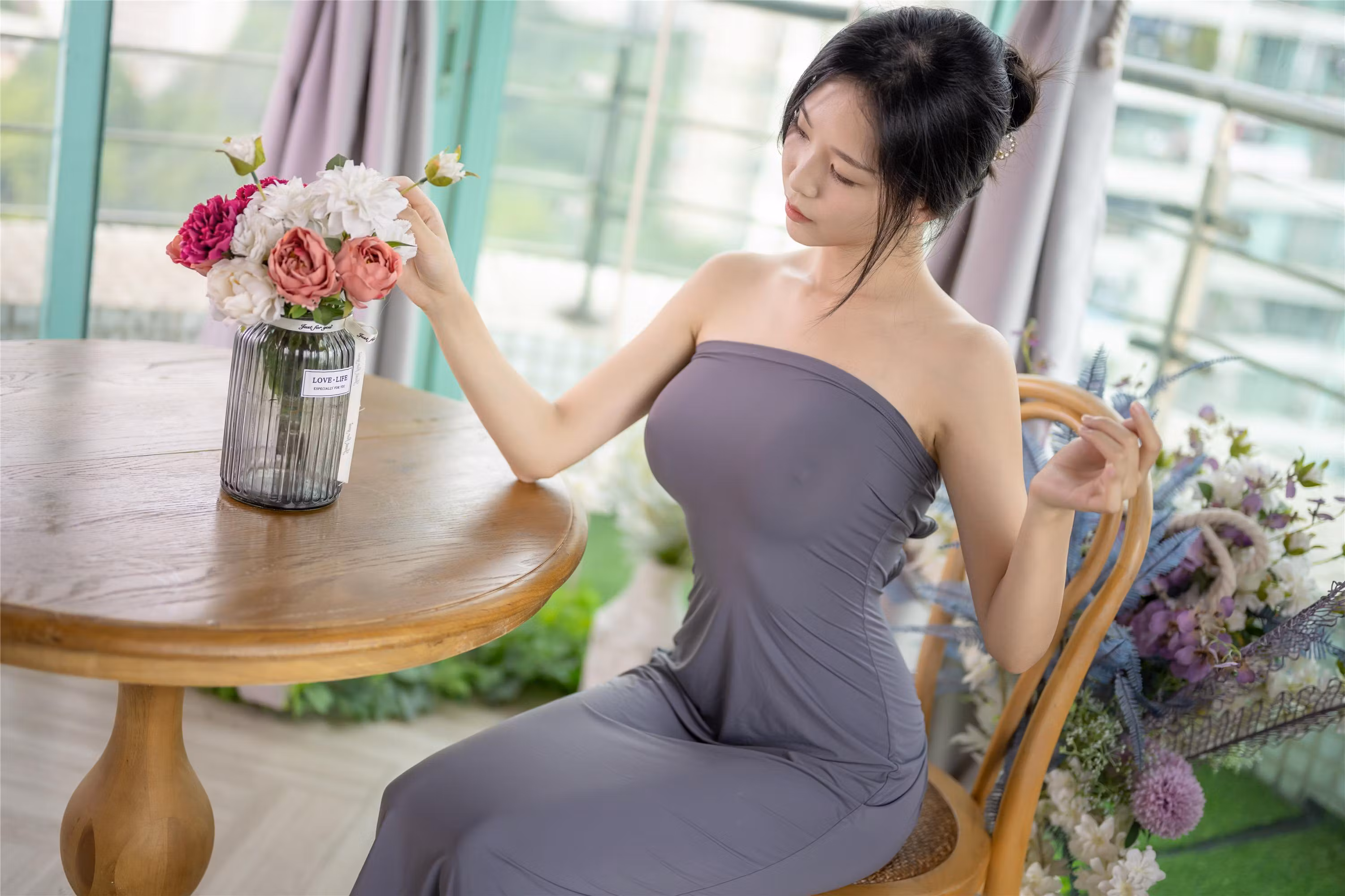 [抖娘利世] [性感/私房写真] 抹胸长裙私房图集 [42P]-软桃社
